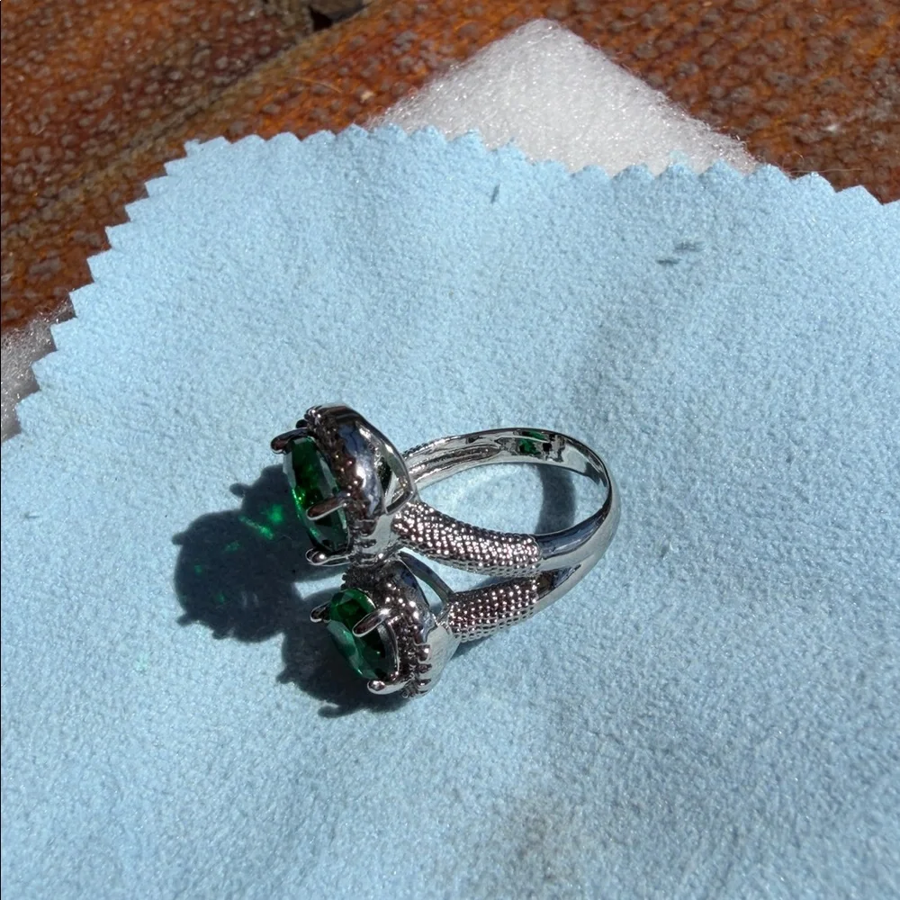 Emerald Green Teardrop Ring with Silver Accents